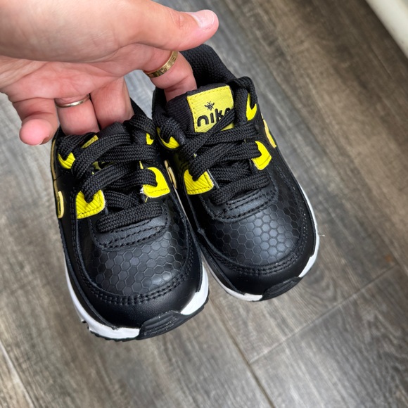 Nike air max 90 bees black yellow 4c - Picture 3 of 5